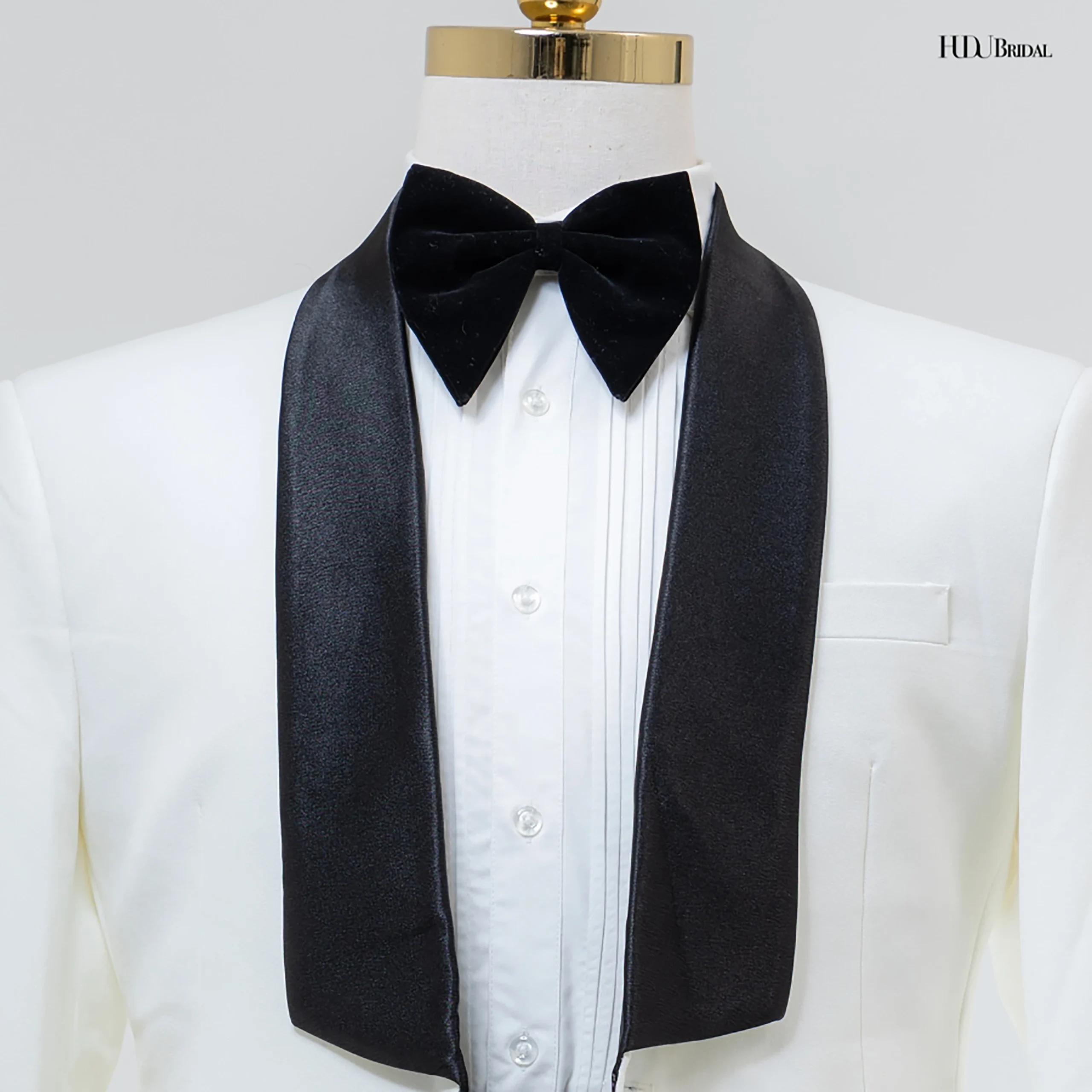 Vest Tuxedo Chuẩn Phong Thái – Ưu Đãi Lên Đến 15%