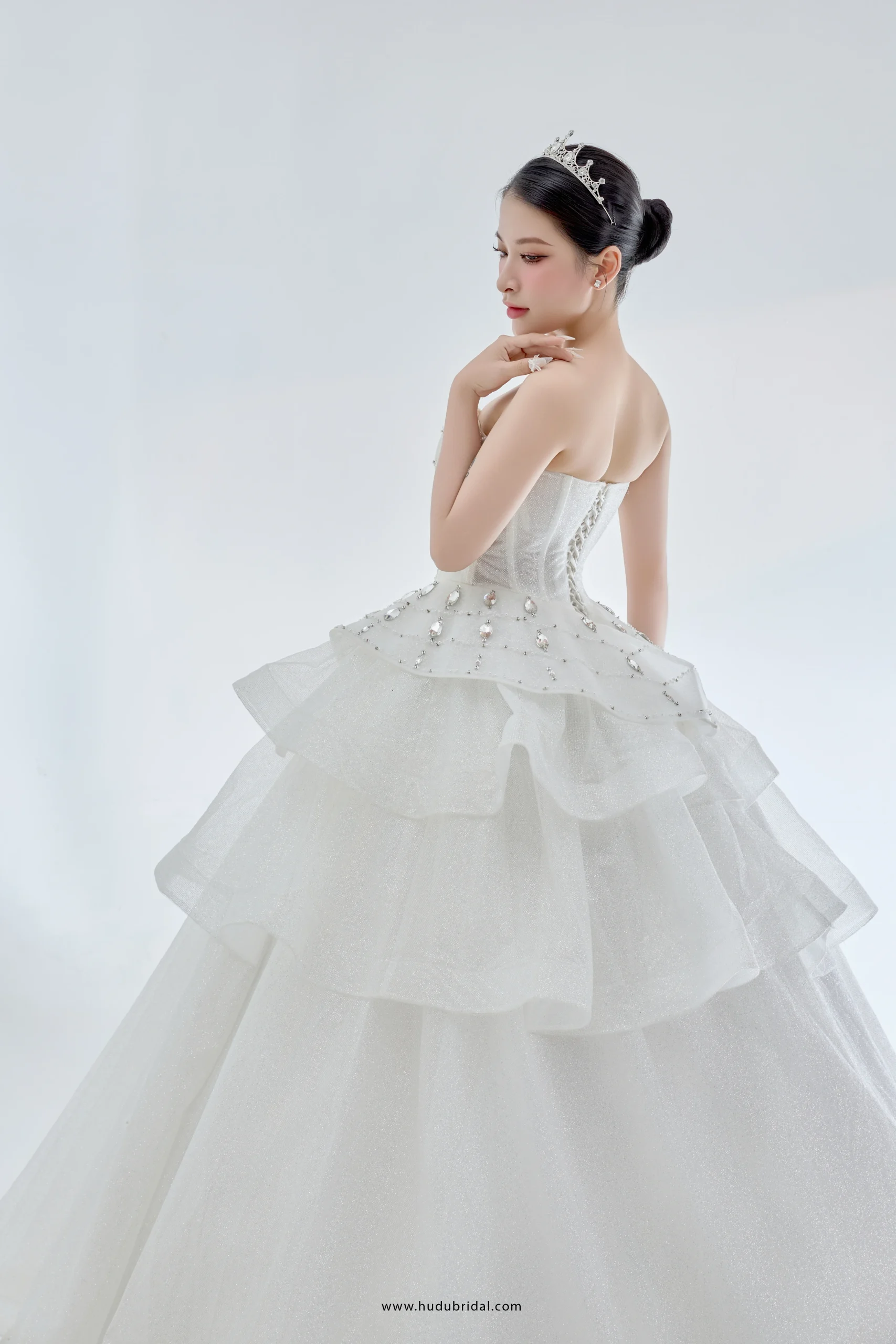 Váy Cưới Thiết Kế Riêng – Mẫu Mới Nhất 2025 | HUDU Bridal