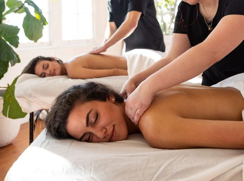 What Are Couple Medspa Massages? Benefits and Methods Explained